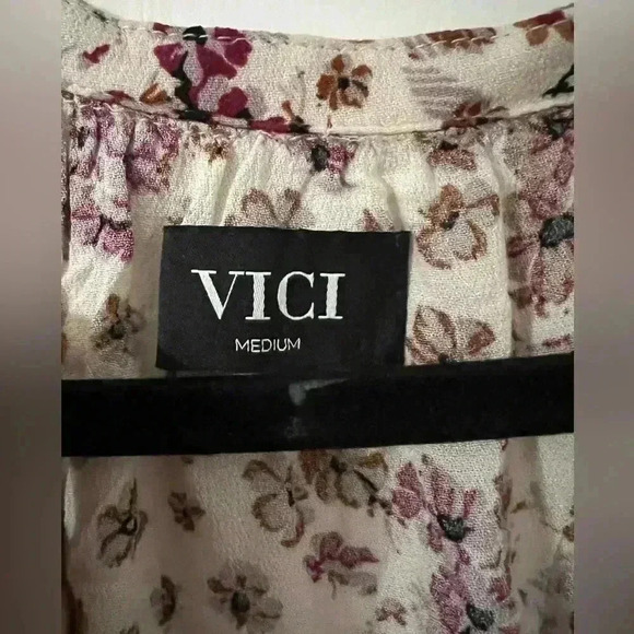 Vici bohemian top size Medium (J143) - Picture 8 of 8